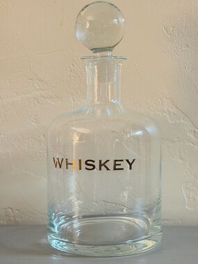 Source Unknown Clear Glass Whiskey Decanter with Gold Lettering